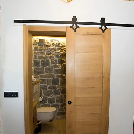 Сasa de vacaciones Stone House Orsulica