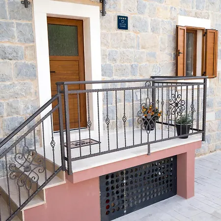 Stone House Orsulica Tugare