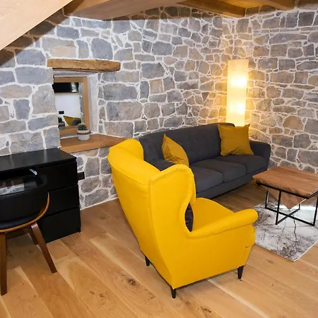 Сasa de vacaciones Stone House Orsulica *