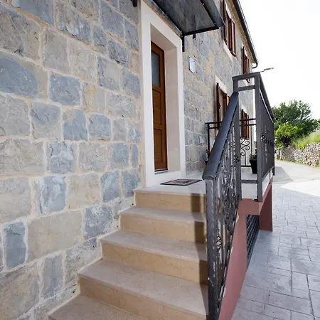 Сasa de vacaciones Stone House Orsulica *