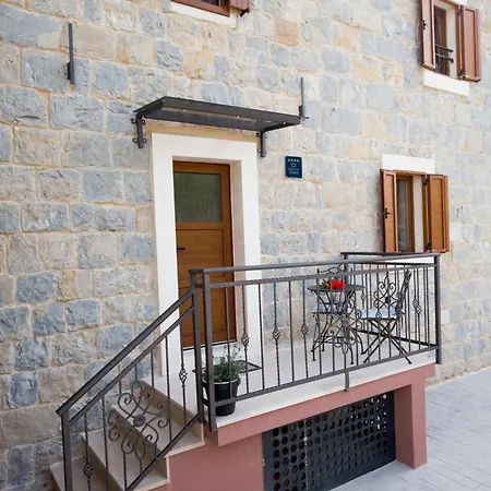 Сasa de vacaciones Stone House Orsulica Tugare