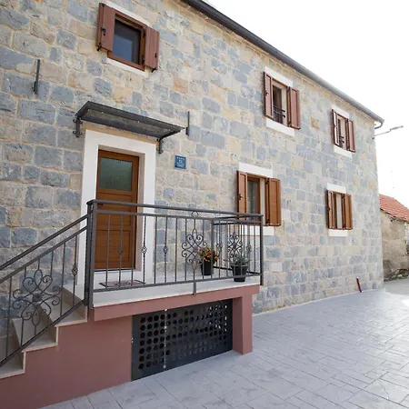 Сasa de vacaciones Stone House Orsulica *