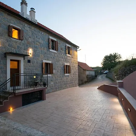 Nyaraló Stone House Orsulica Tugare
