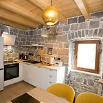 度假居 Stone House Orsulica