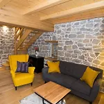 Stone House Orsulica 度假居 *