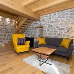 Stone House Orsulica 度假居