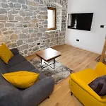 Stone House Orsulica Tugare