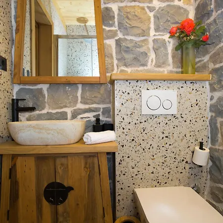 Stone House Orsulica Hébergement de vacances